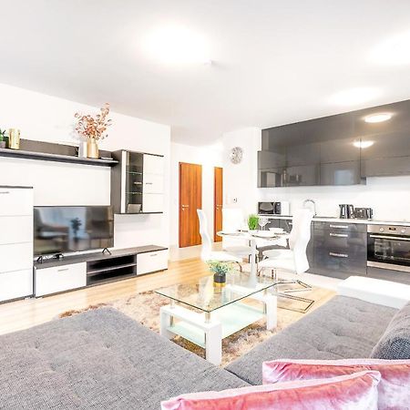Modern Apartment With Free Garage And Balcony In The Downtown Budapest Luaran gambar