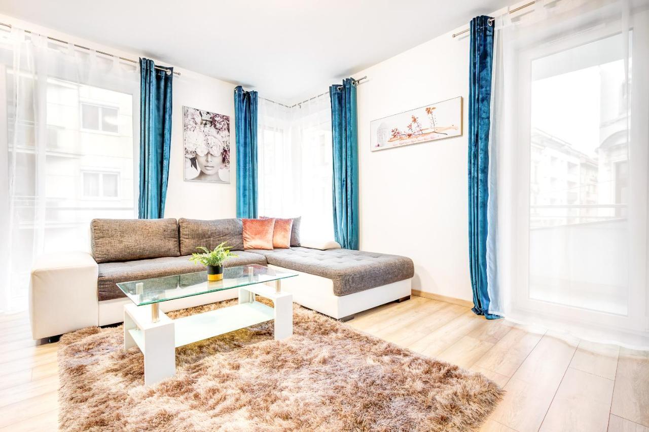 Modern Apartment With Free Garage And Balcony In The Downtown Budapest Luaran gambar