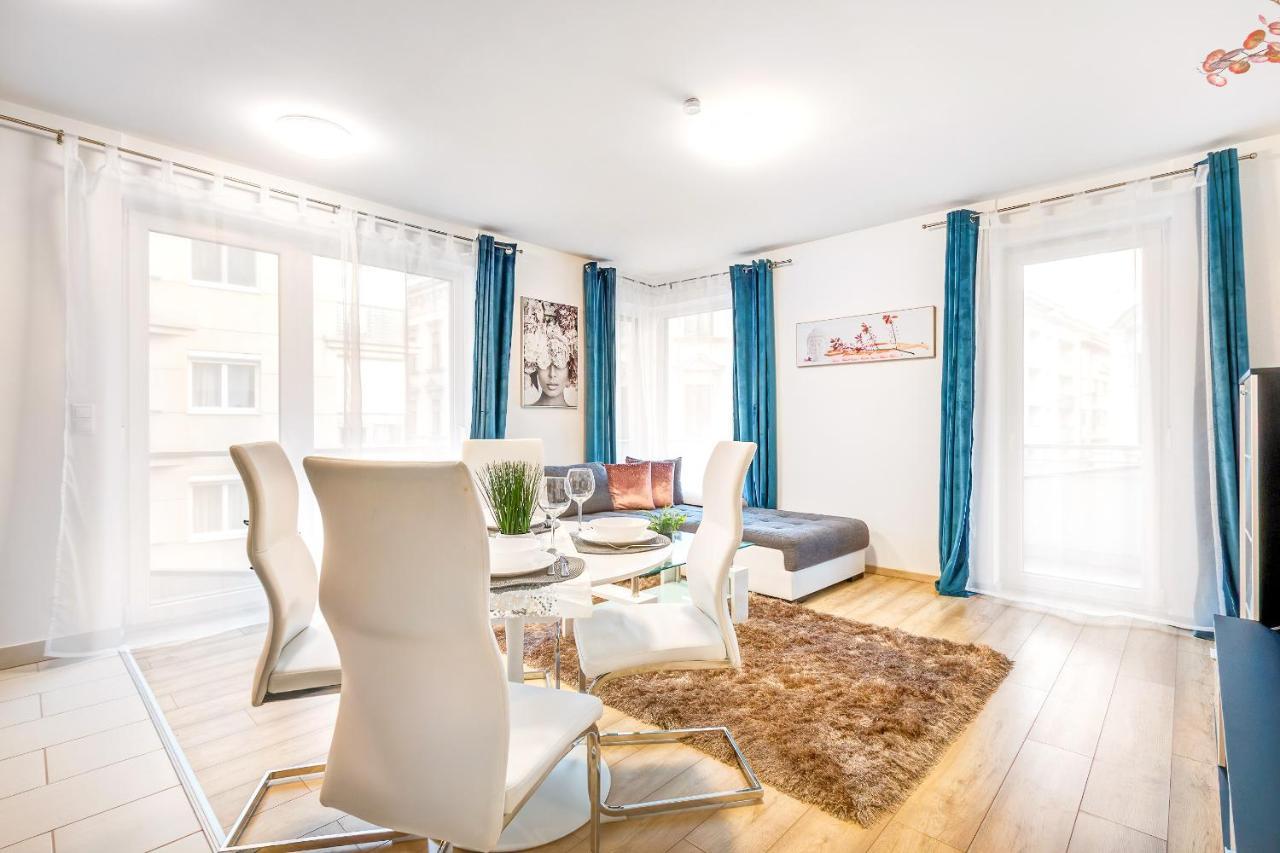 Modern Apartment With Free Garage And Balcony In The Downtown Budapest Luaran gambar