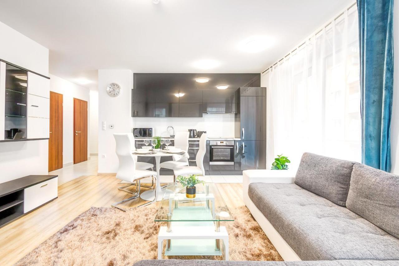 Modern Apartment With Free Garage And Balcony In The Downtown Budapest Luaran gambar