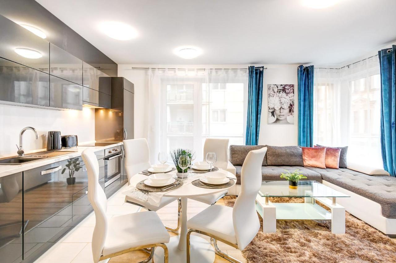 Modern Apartment With Free Garage And Balcony In The Downtown Budapest Luaran gambar