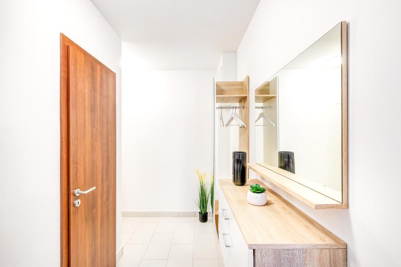 Modern Apartment With Free Garage And Balcony In The Downtown Budapest Luaran gambar