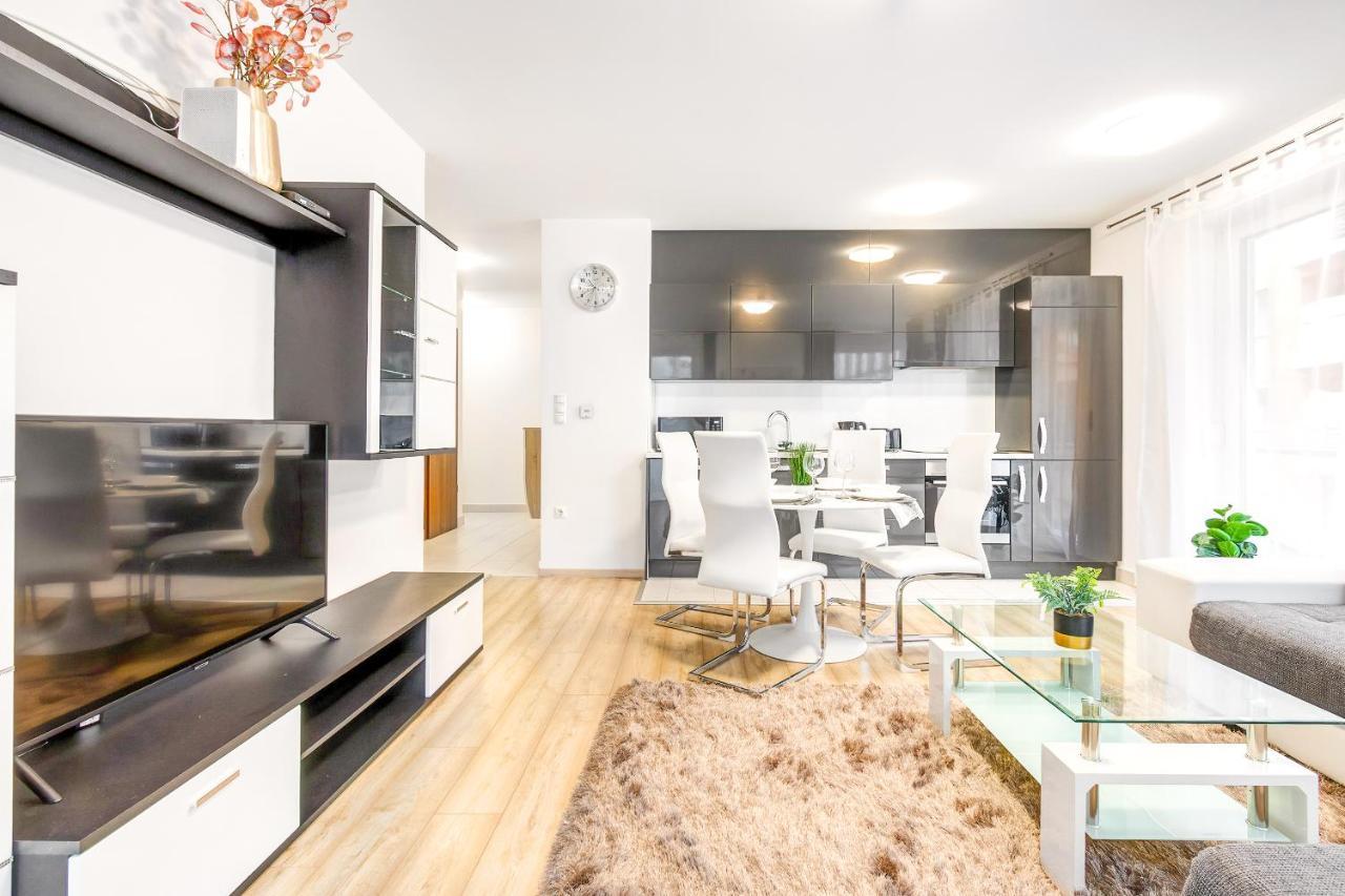 Modern Apartment With Free Garage And Balcony In The Downtown Budapest Luaran gambar