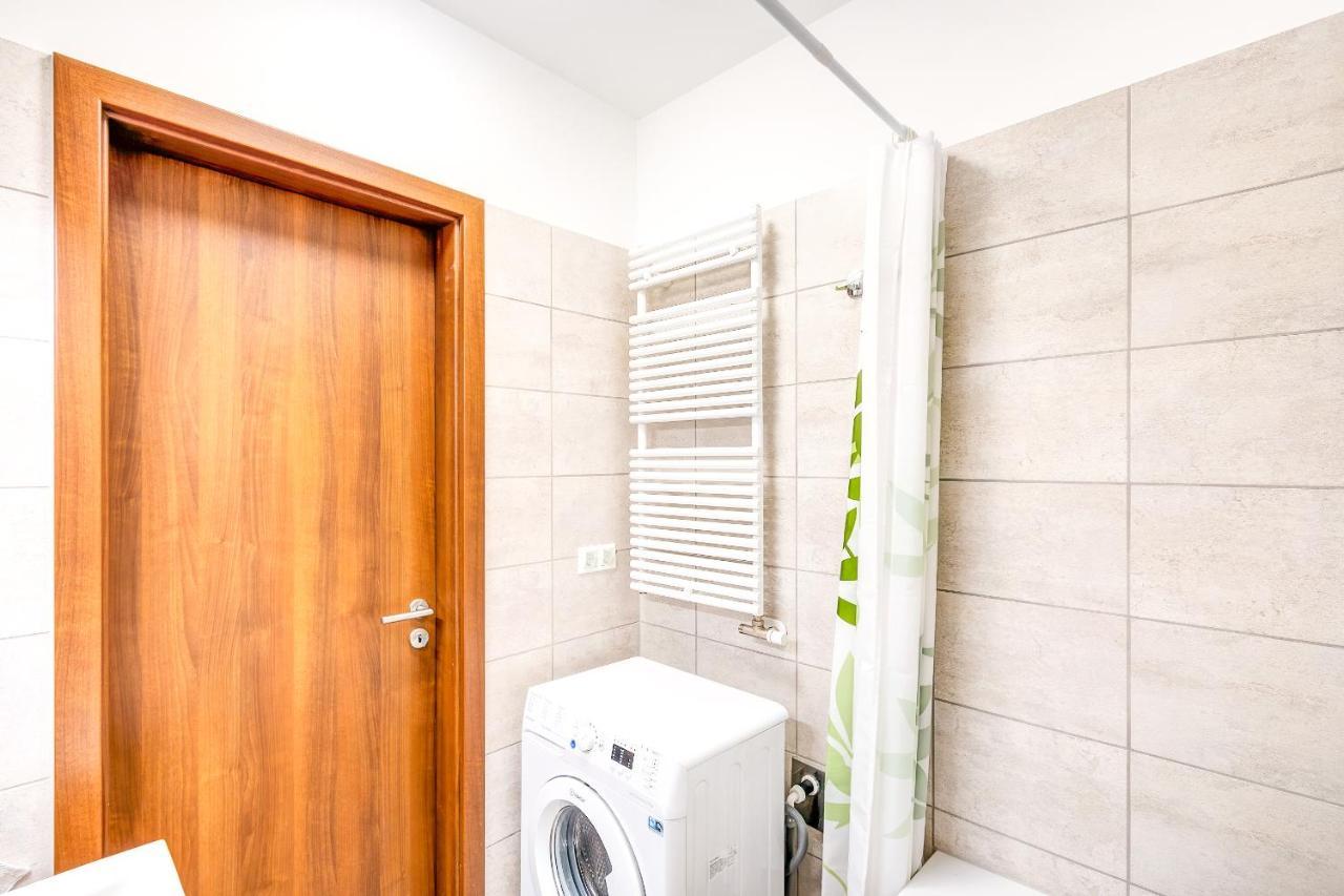 Modern Apartment With Free Garage And Balcony In The Downtown Budapest Luaran gambar