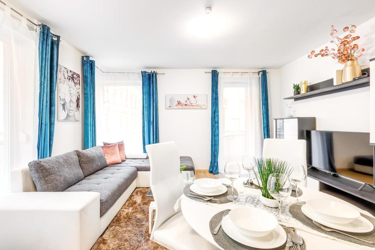 Modern Apartment With Free Garage And Balcony In The Downtown Budapest Luaran gambar