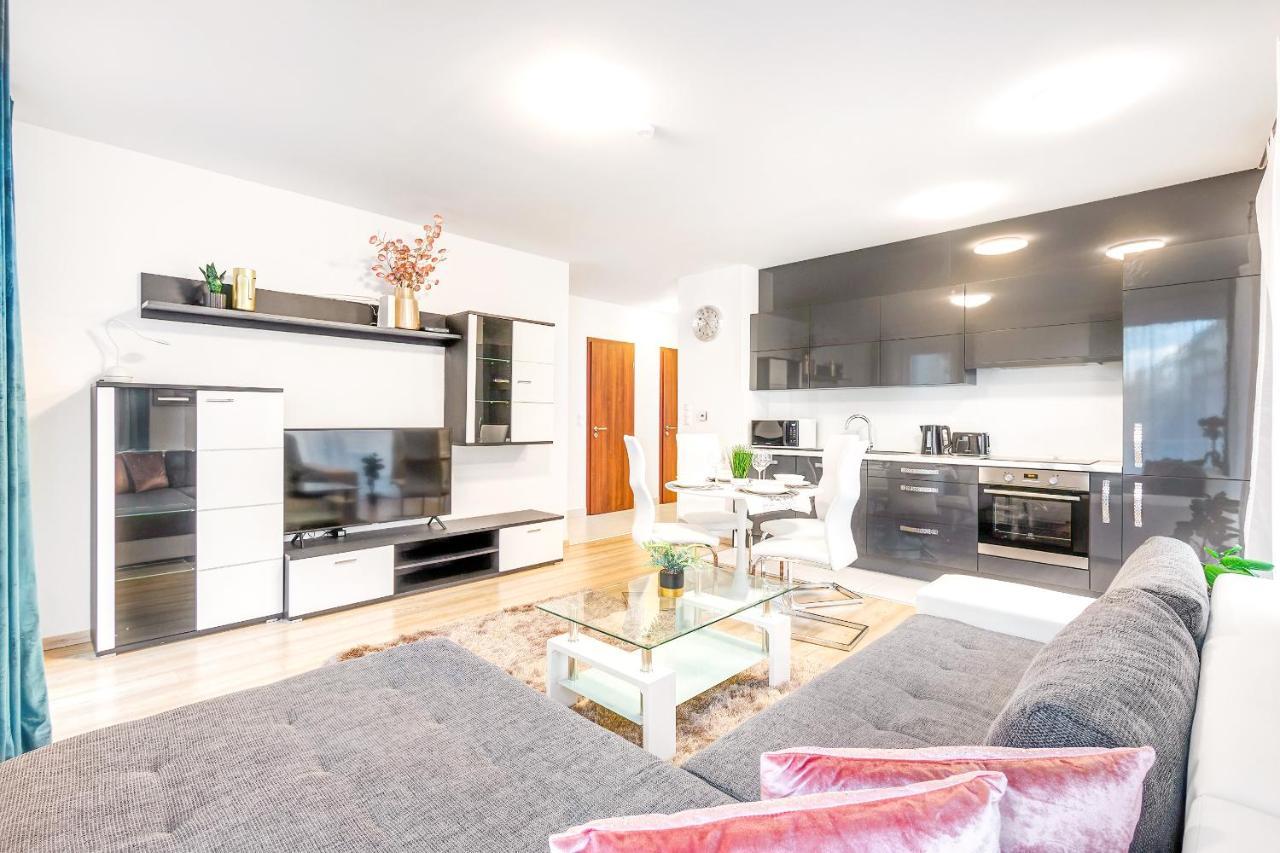 Modern Apartment With Free Garage And Balcony In The Downtown Budapest Luaran gambar