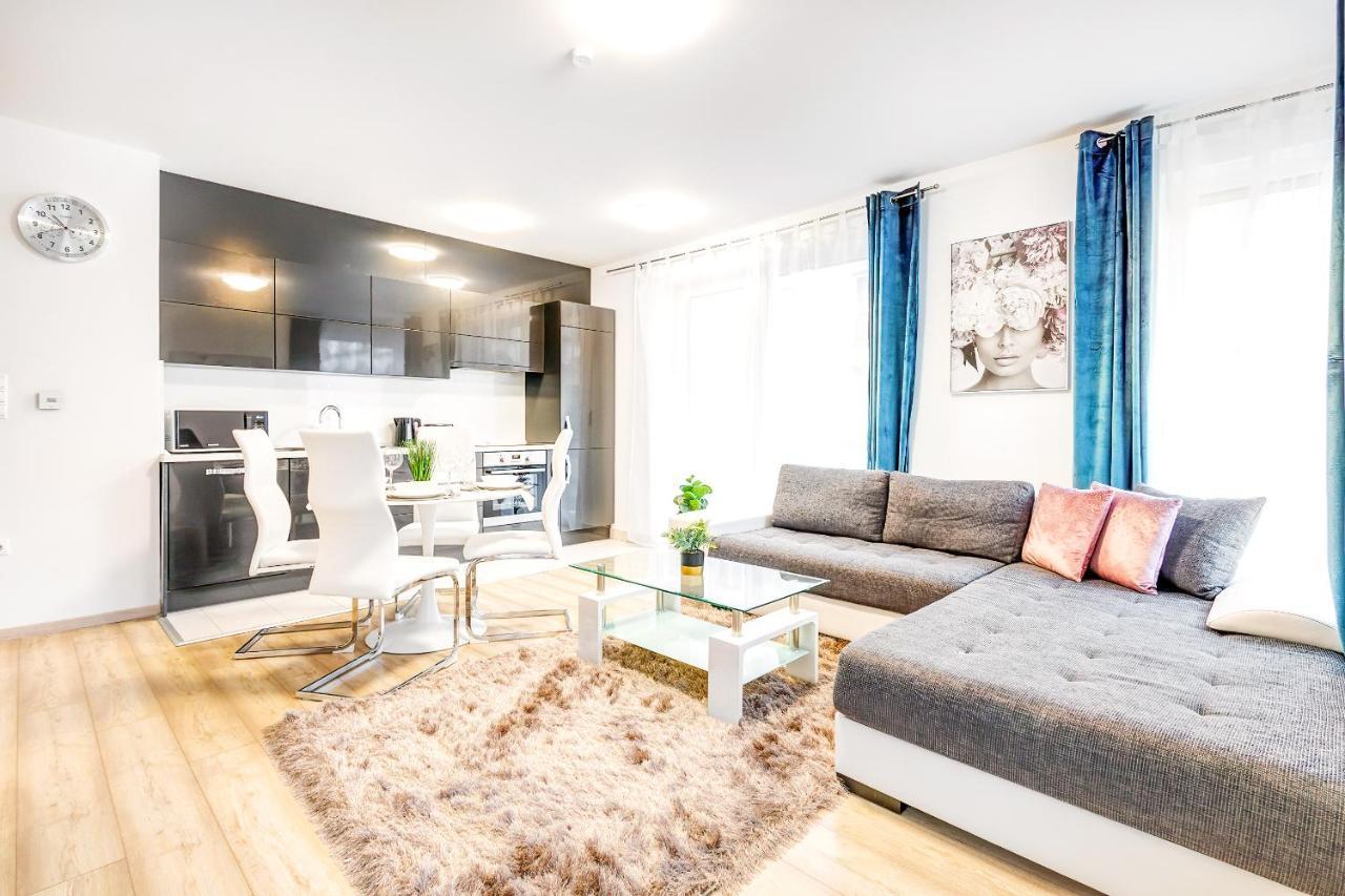 Modern Apartment With Free Garage And Balcony In The Downtown Budapest Luaran gambar